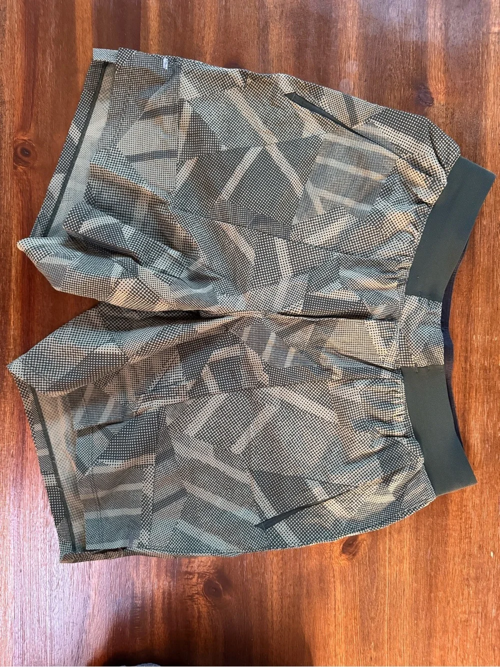 lululemon athletica Men’s Olive Green Geometric Swim Trunks